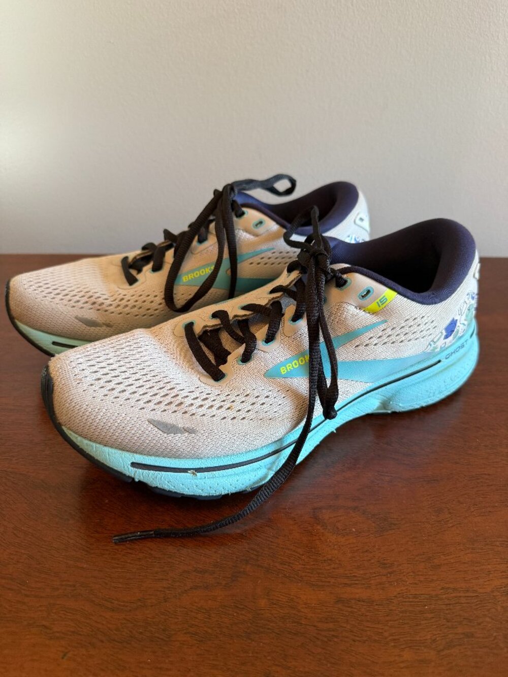 Brooks Ghost Healthcare-Themed Running Shoes – Women’s Size 9